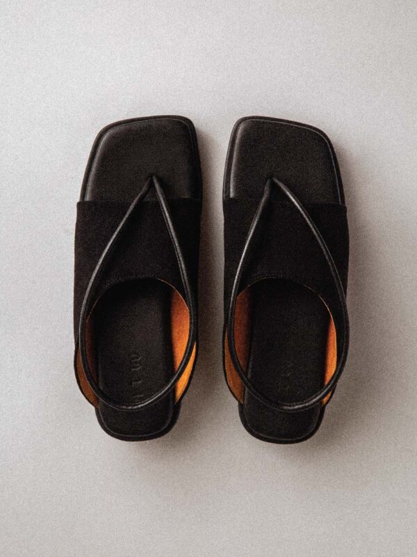 HOLLOW SANDAL BLACK