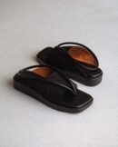 HOLLOW SANDAL BLACK