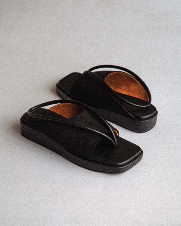 HOLLOW SANDAL BLACK - Image 2