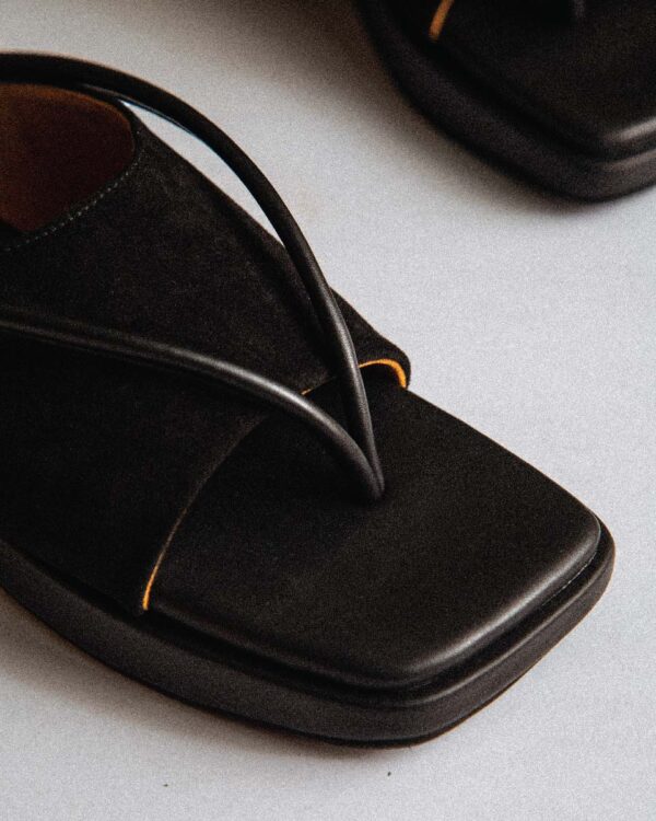 HOLLOW SANDAL BLACK - Image 3