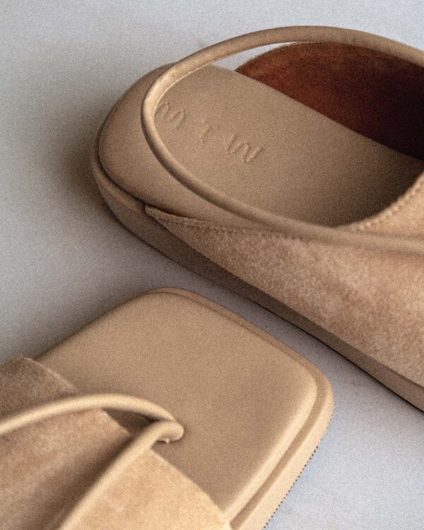 HOLLOW SANDAL KHAKI - Image 3