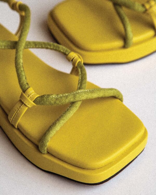 PRETZEL SANDAL MUSTARD - Image 3