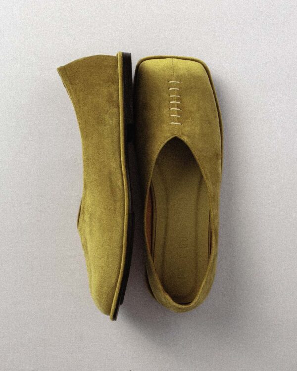 VELVET PUMPS OLIVE