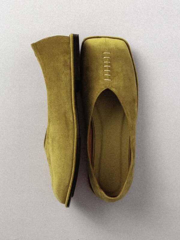 VELVET PUMPS OLIVE